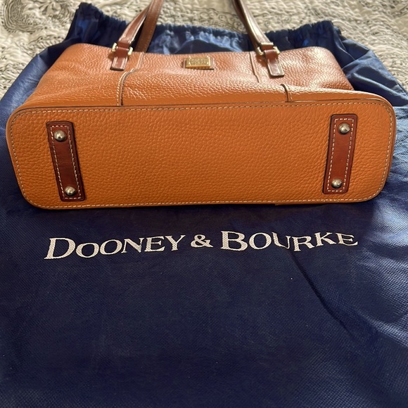 Dooney & bourke small Lexington purse - Picture 3 of 6
